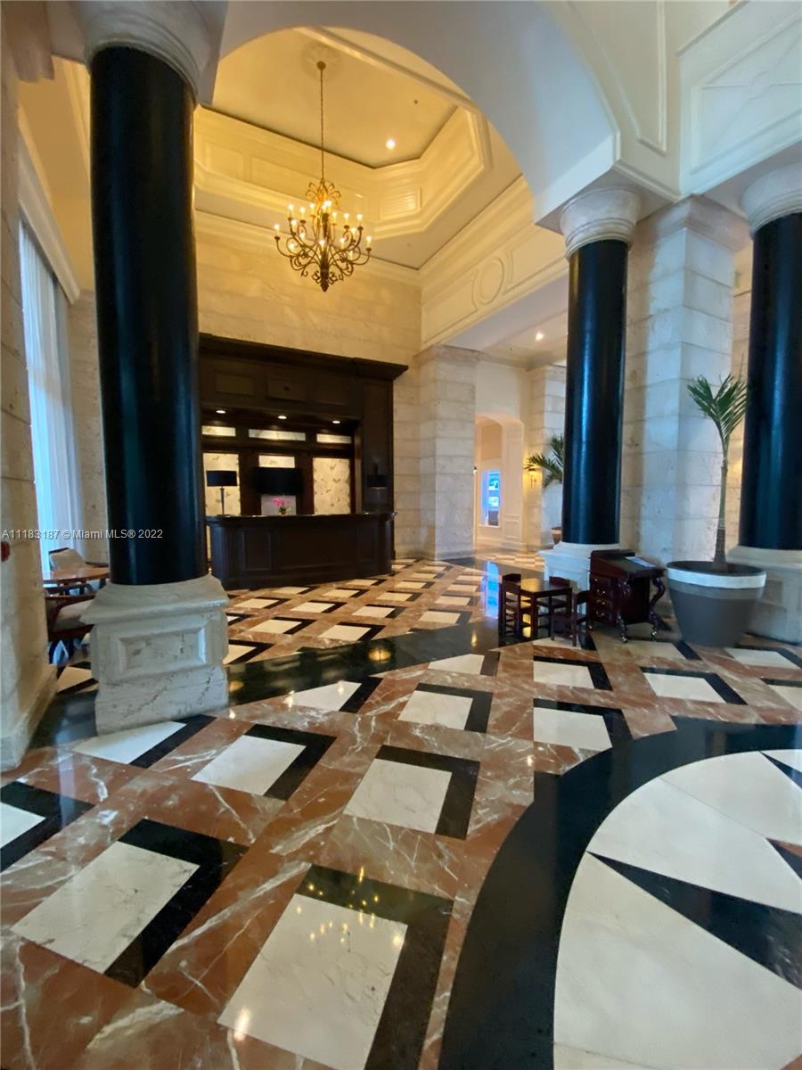 THE EXECUTIVE RESIDENCES - Residential