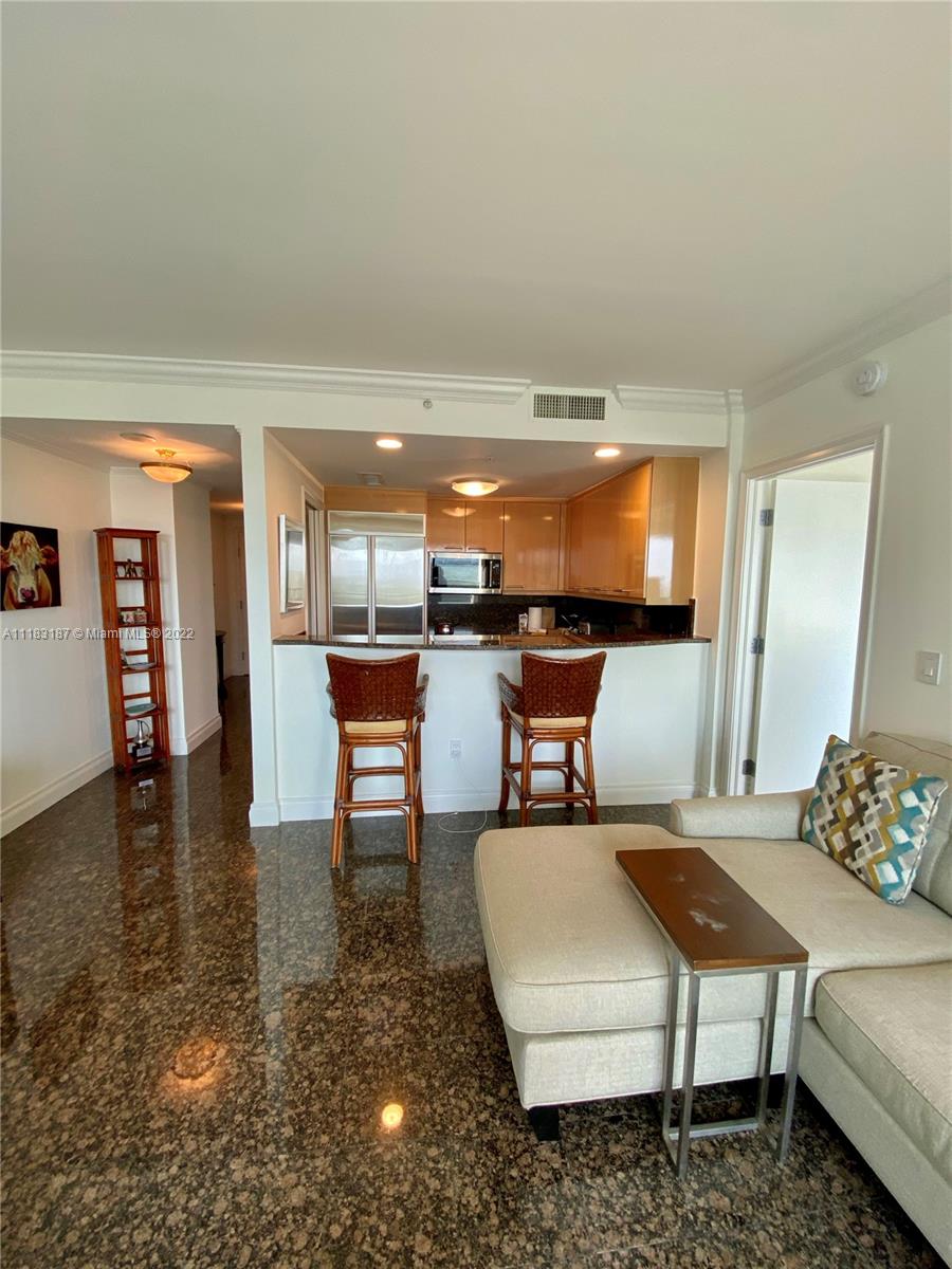 THE EXECUTIVE RESIDENCES - Residential