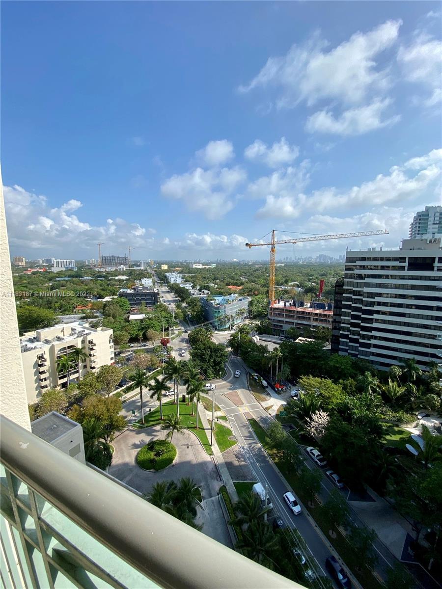 THE EXECUTIVE RESIDENCES - Residential