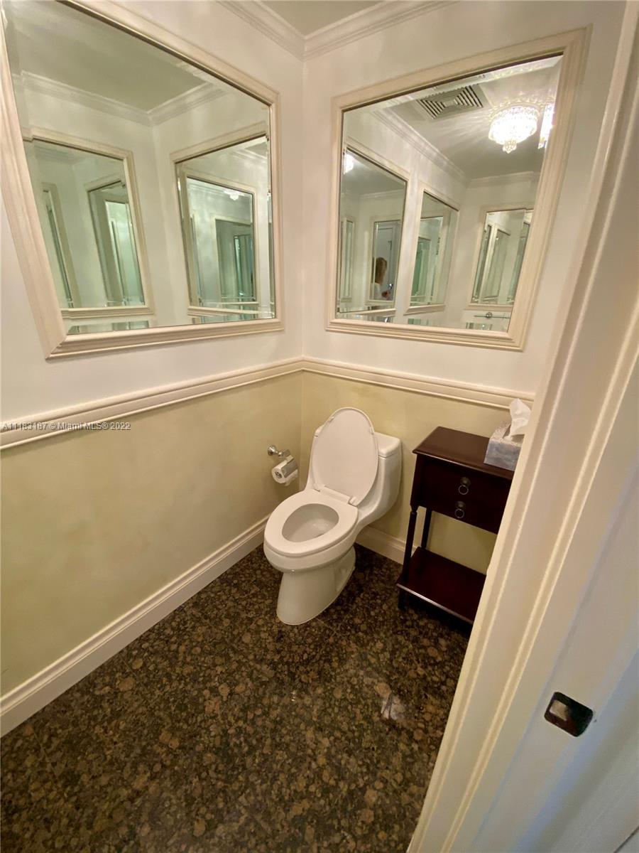 THE EXECUTIVE RESIDENCES - Residential