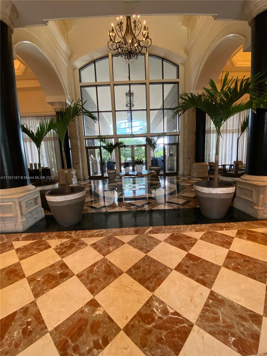 THE EXECUTIVE RESIDENCES - Residential