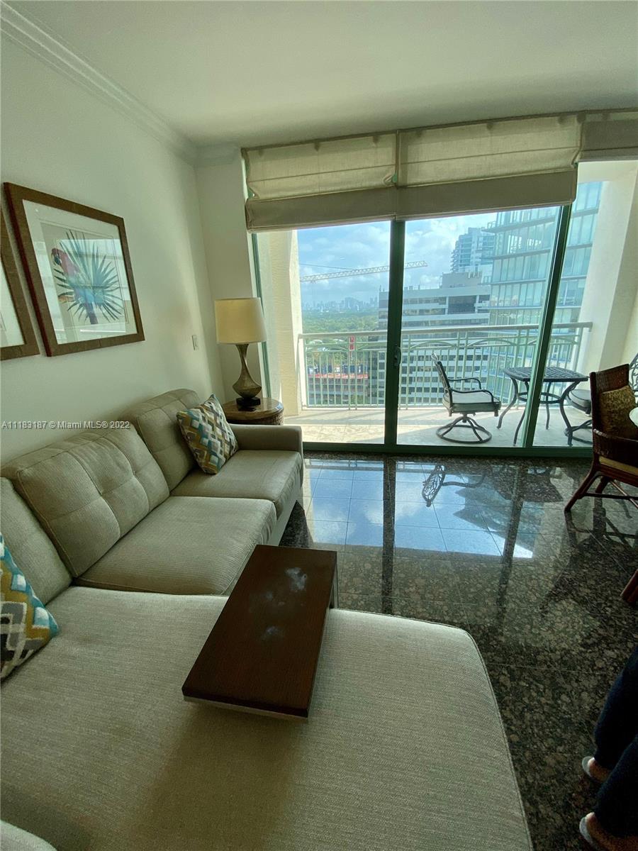 THE EXECUTIVE RESIDENCES - Residential