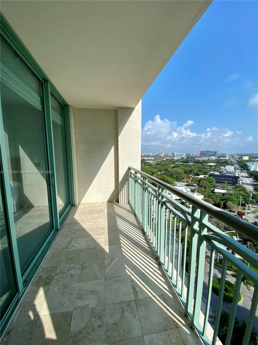 THE EXECUTIVE RESIDENCES - Residential