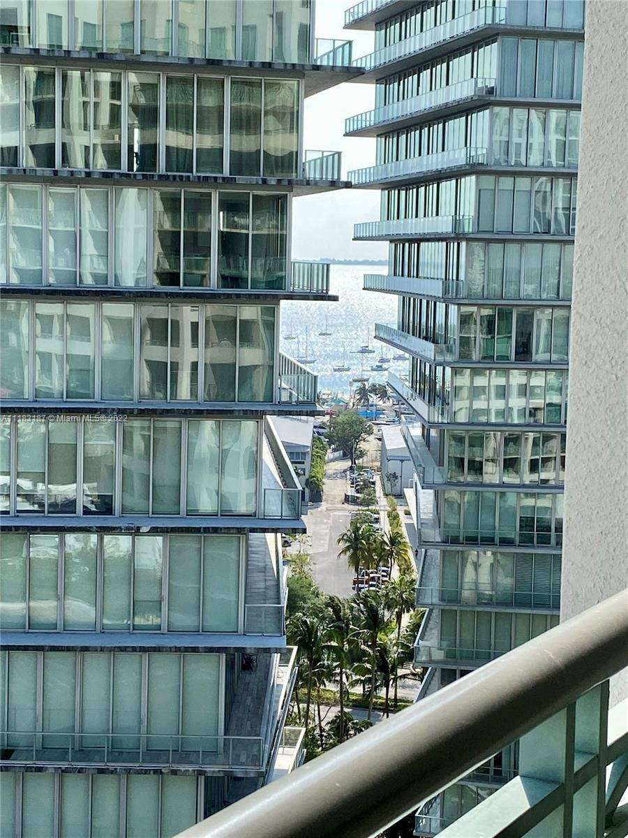 THE EXECUTIVE RESIDENCES - Residential