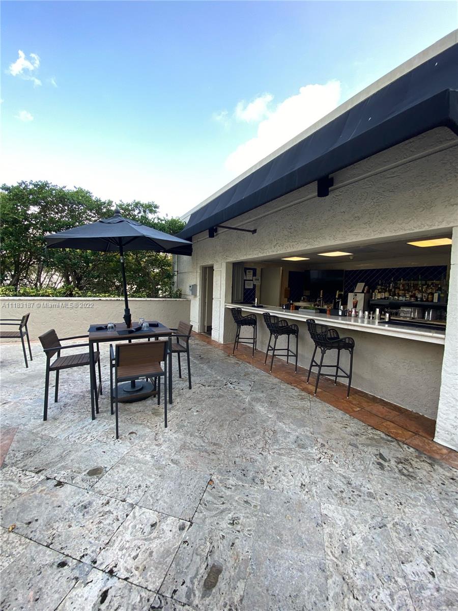 THE EXECUTIVE RESIDENCES - Residential