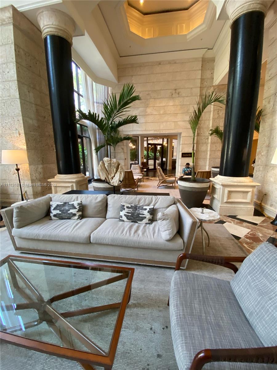 THE EXECUTIVE RESIDENCES - Residential