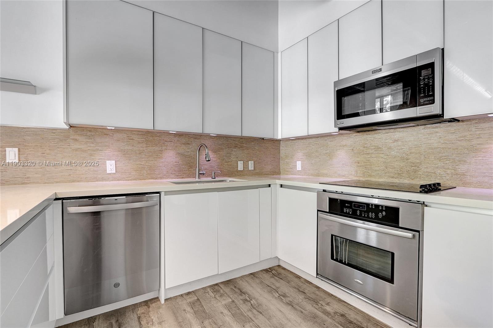 CITE CONDO - Residential Lease