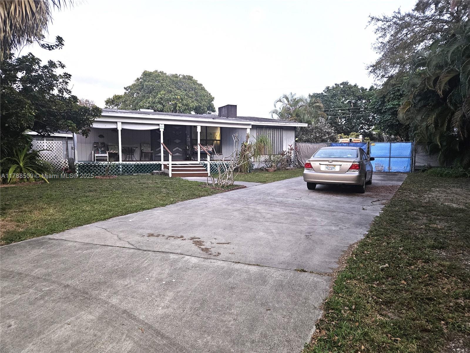 5096 SW 28th Ter