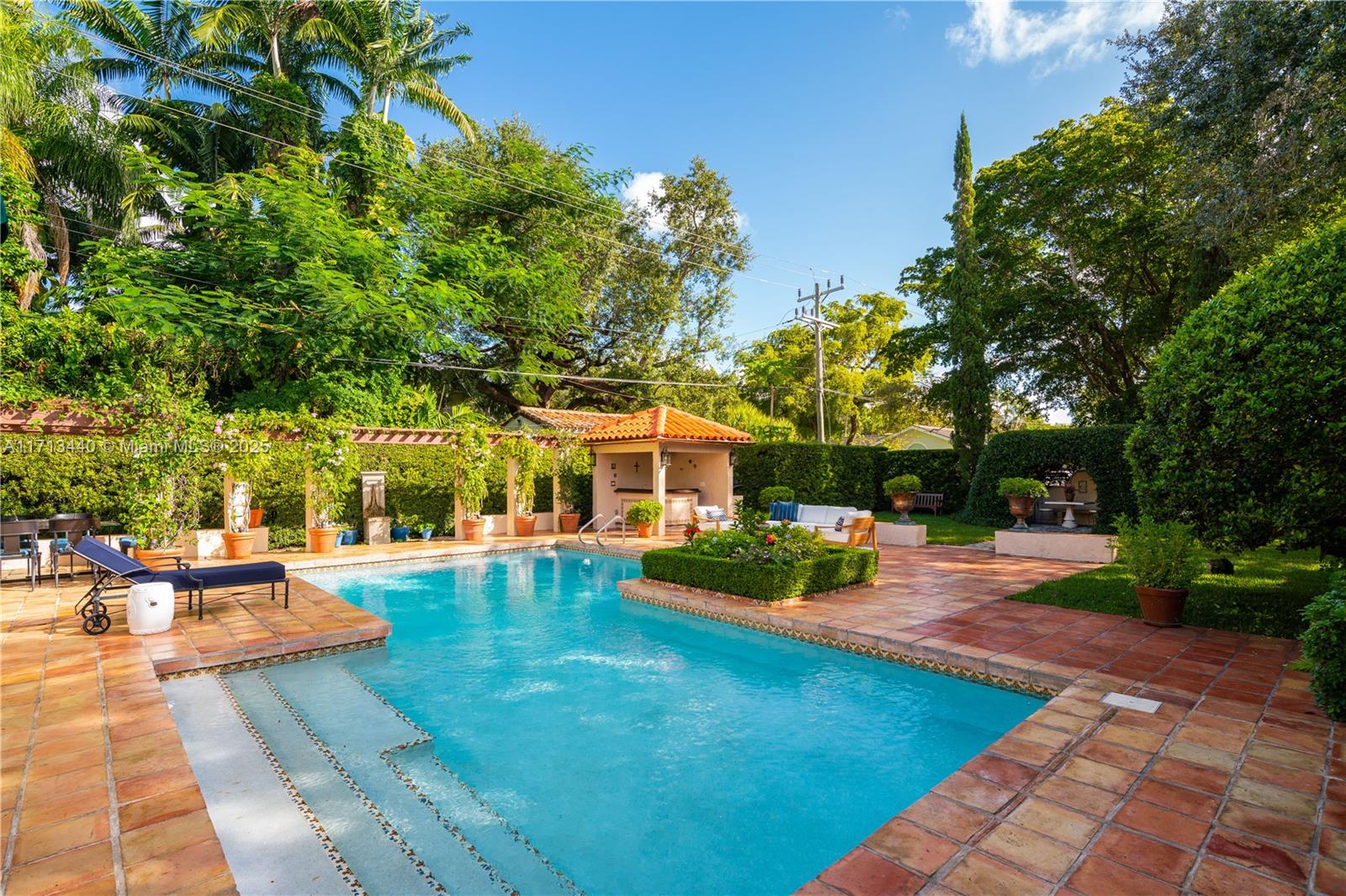 CORAL GABLES SEC E - Residential