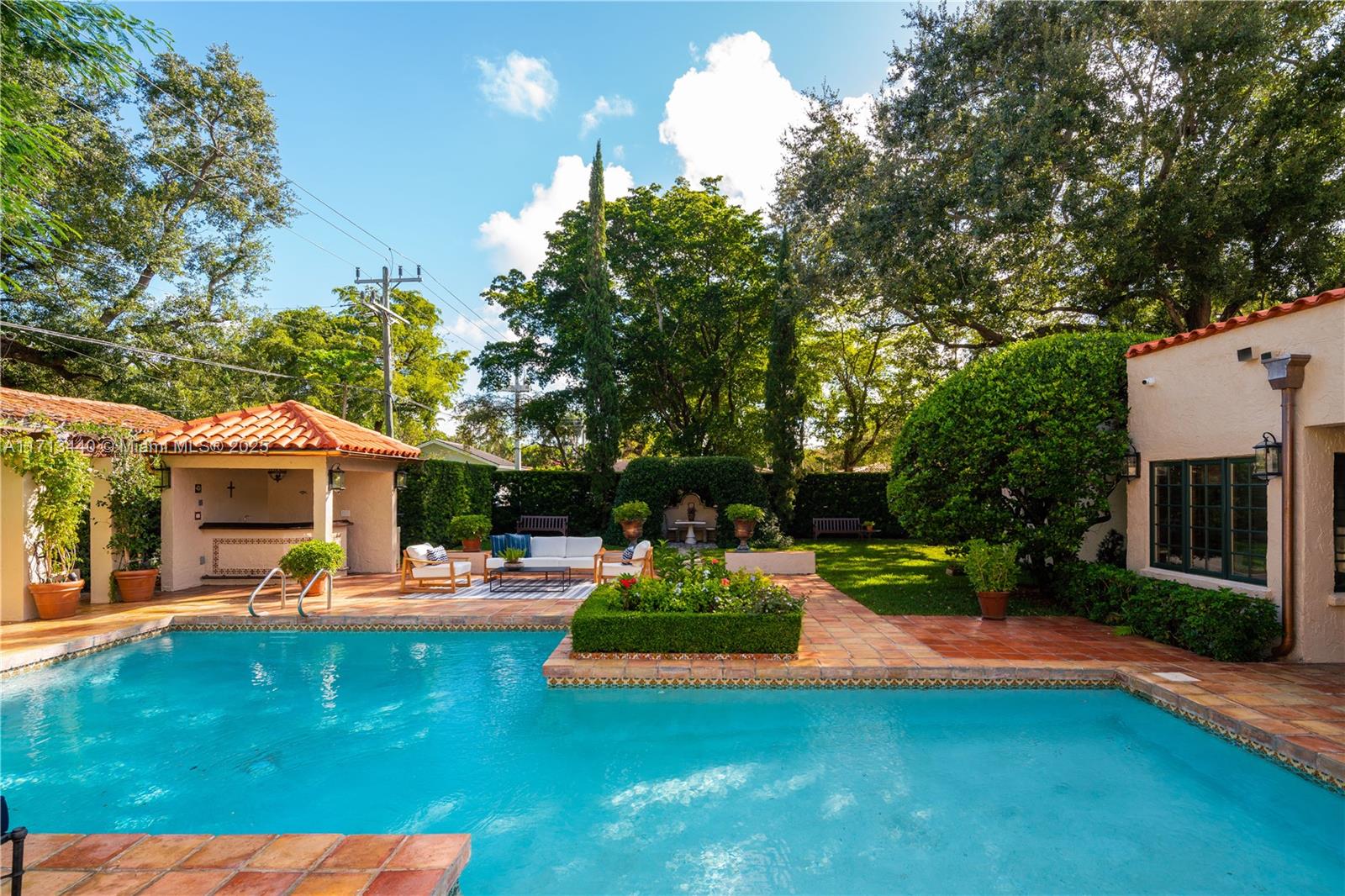 CORAL GABLES SEC E - Residential