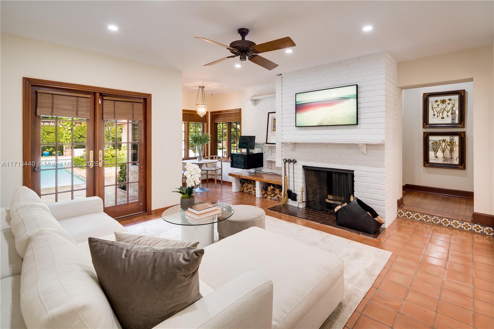 CORAL GABLES SEC E - Residential