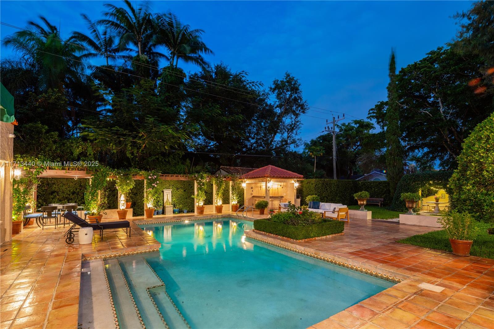 CORAL GABLES SEC E - Residential