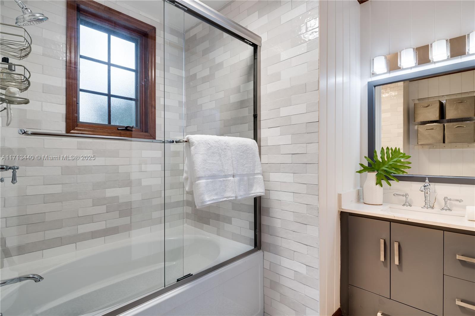 CORAL GABLES SEC E - Residential