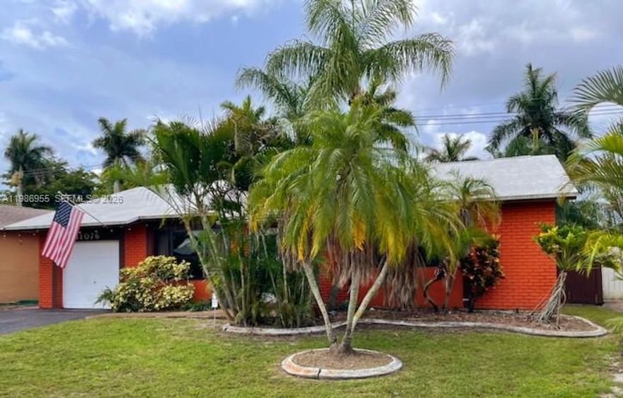 Enjoy a peaceful and comfortable space located in a quiet neighborhood. Conveniently situated near shopping plazas, major highways, malls, and parks—everything you need is just minutes away. Perfect for someone looking for both relaxation and accessibility. Available furnished or unfurnished.