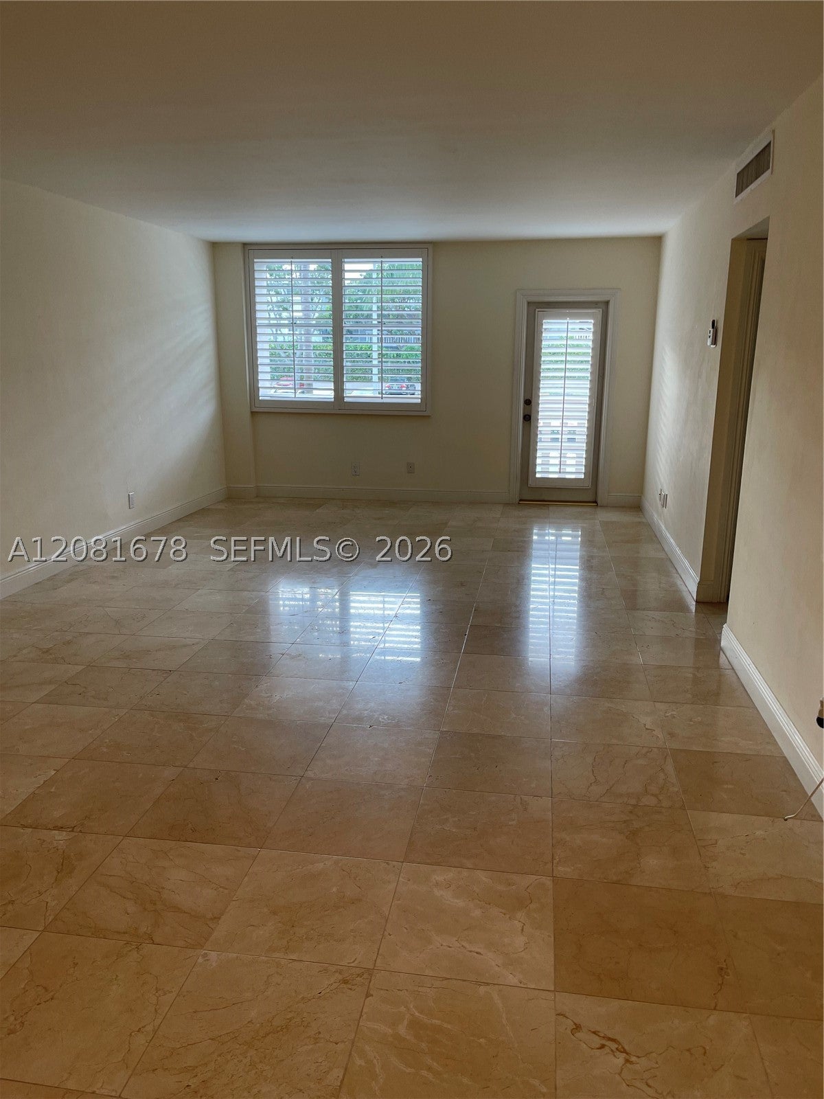 90 Edgewater Dr 121
