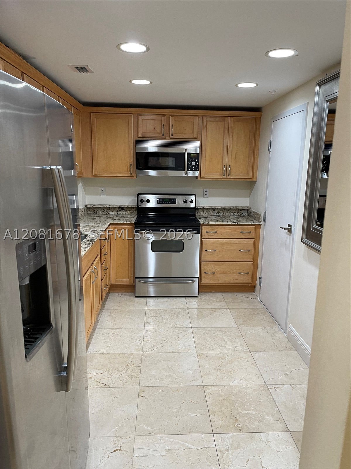90 Edgewater Dr 121