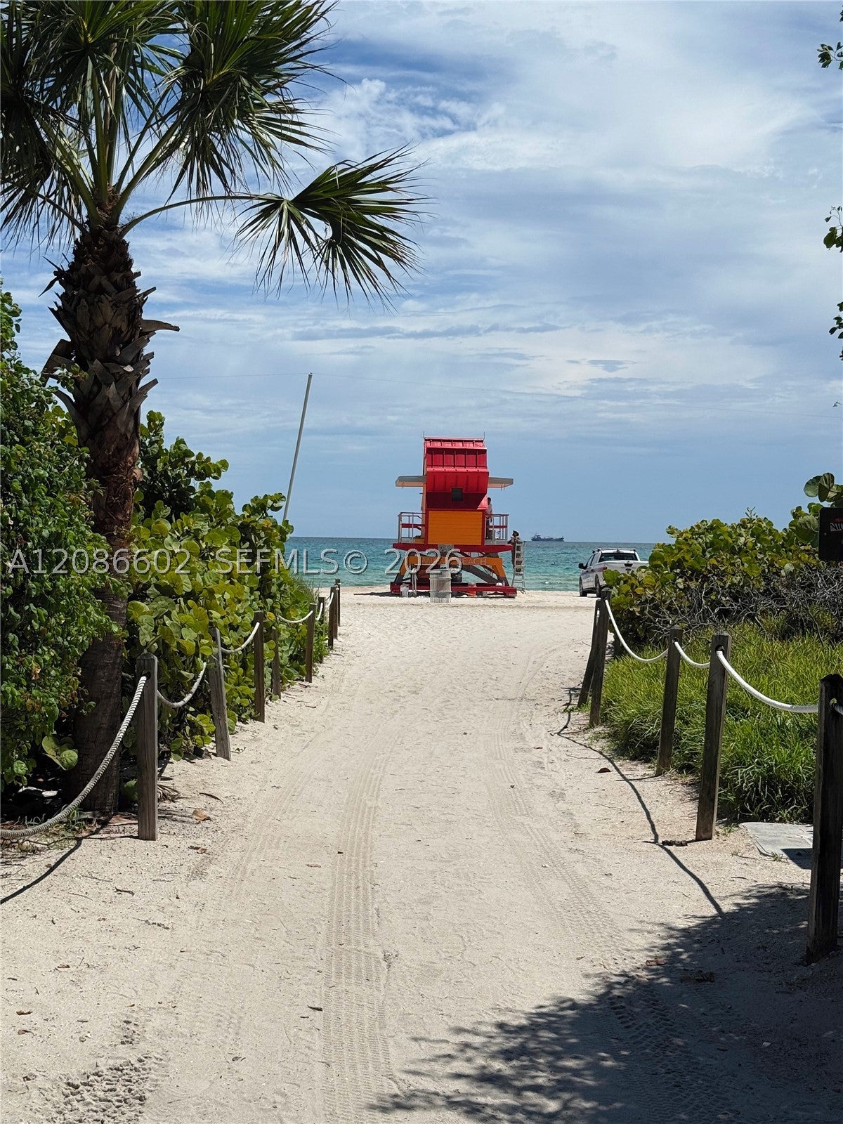 2401 Collins Ave 1801