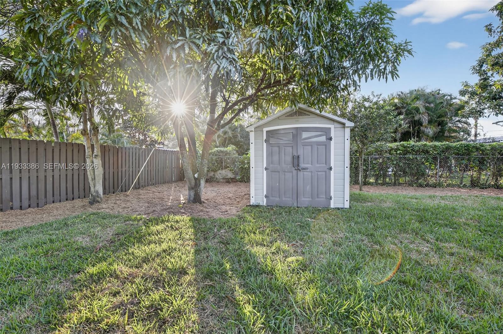 PLANTATION GARDENS SEC 5 - Residential