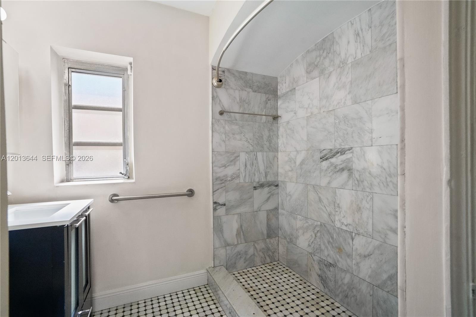 SILVER BLUFF ESTS-SEC A - Residential Lease