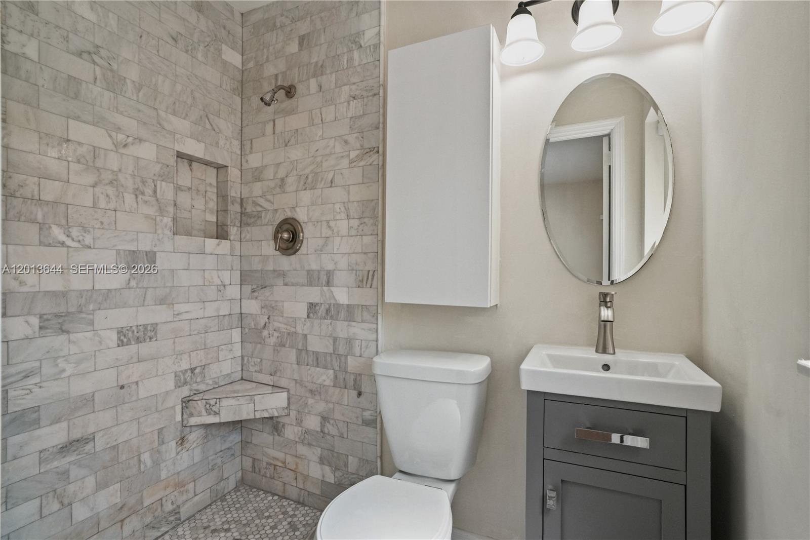 SILVER BLUFF ESTS-SEC A - Residential Lease