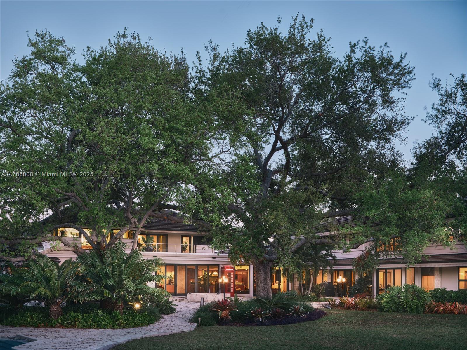 700 Arvida Pkwy, Coral Gables, Broward County, Florida - 7 Bedrooms  
8 Bathrooms - 