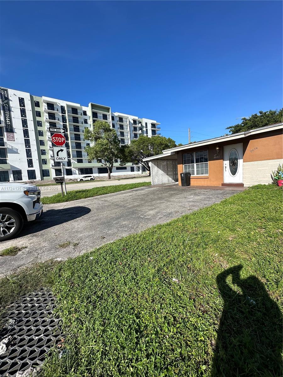 PLAYLAND ISLES - Residential