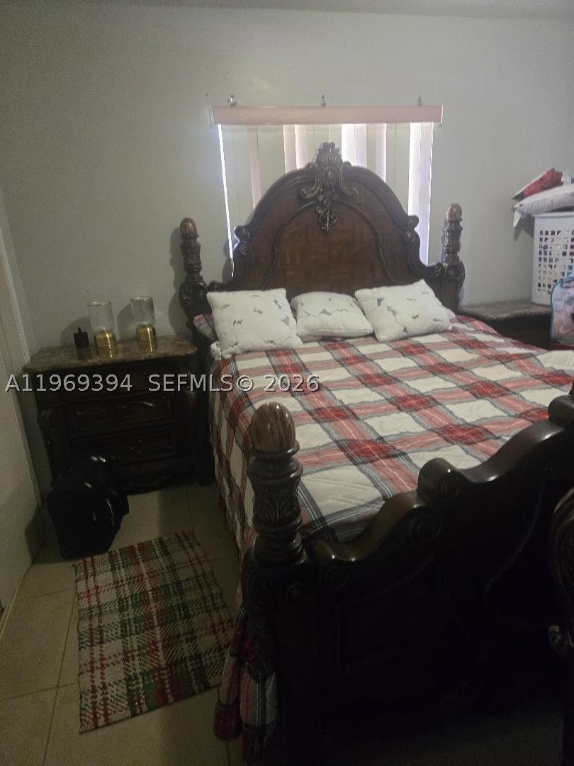208 SW 1st Ct