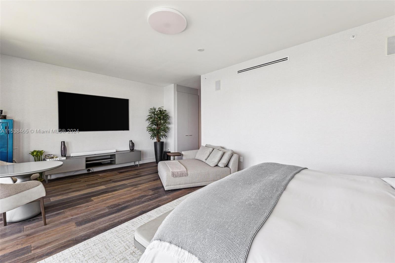 ECHO CONDO - Residential