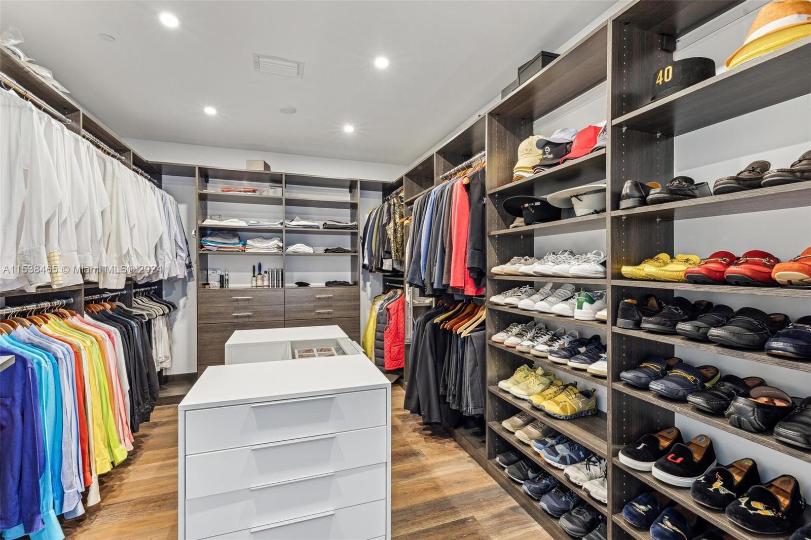 ECHO CONDO - Residential