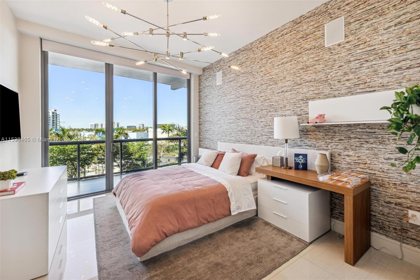 ECHO CONDO - Residential