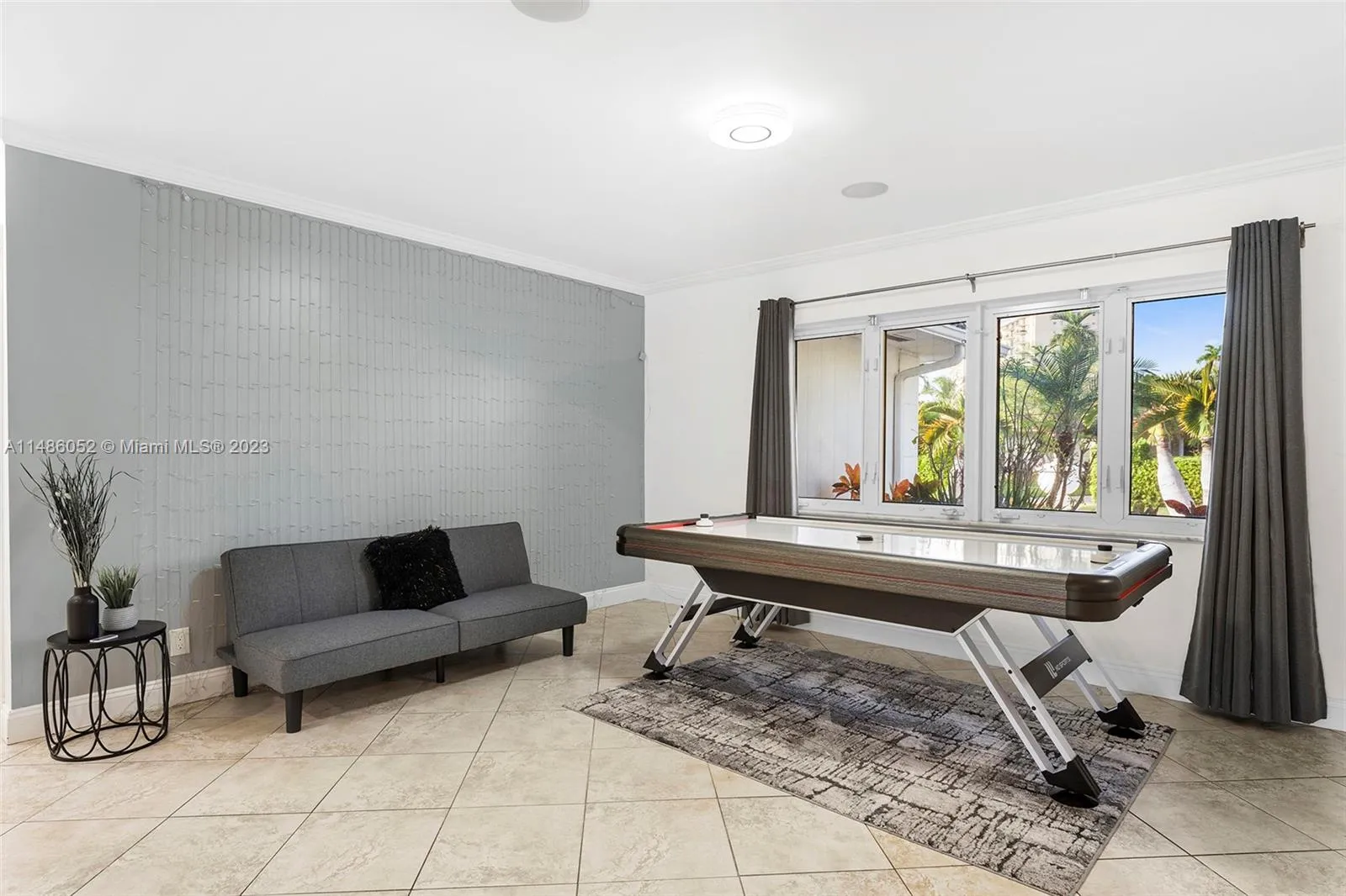 Hallandale Beach, Florida 33009, United States, 4 Bedrooms Bedrooms, ,4 BathroomsBathrooms,Residential,Active,68758