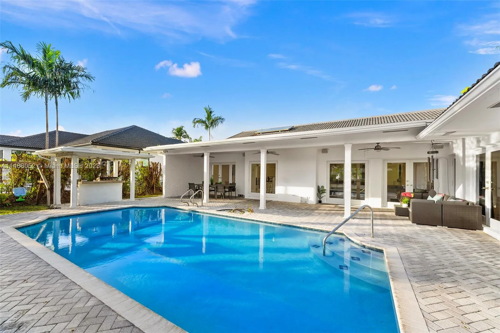 Hallandale Beach, Florida 33009, United States, 4 Bedrooms Bedrooms, ,4 BathroomsBathrooms,Residential,Active,68758