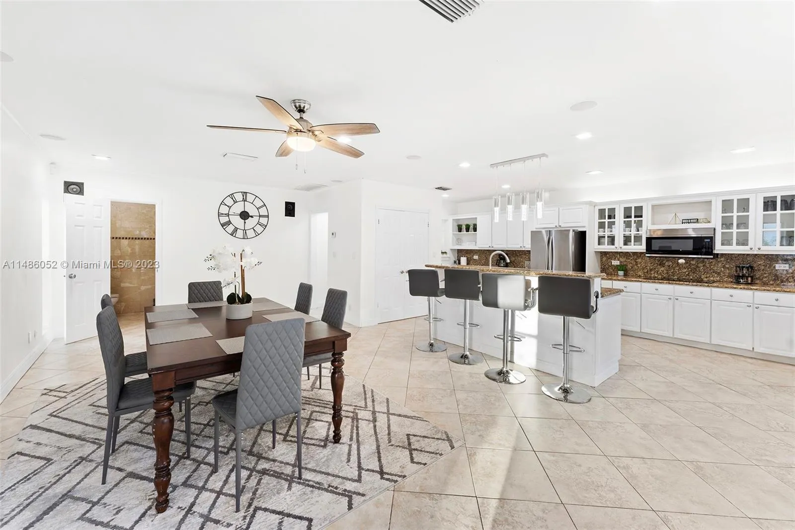 Hallandale Beach, Florida 33009, United States, 4 Bedrooms Bedrooms, ,4 BathroomsBathrooms,Residential,Active,68758