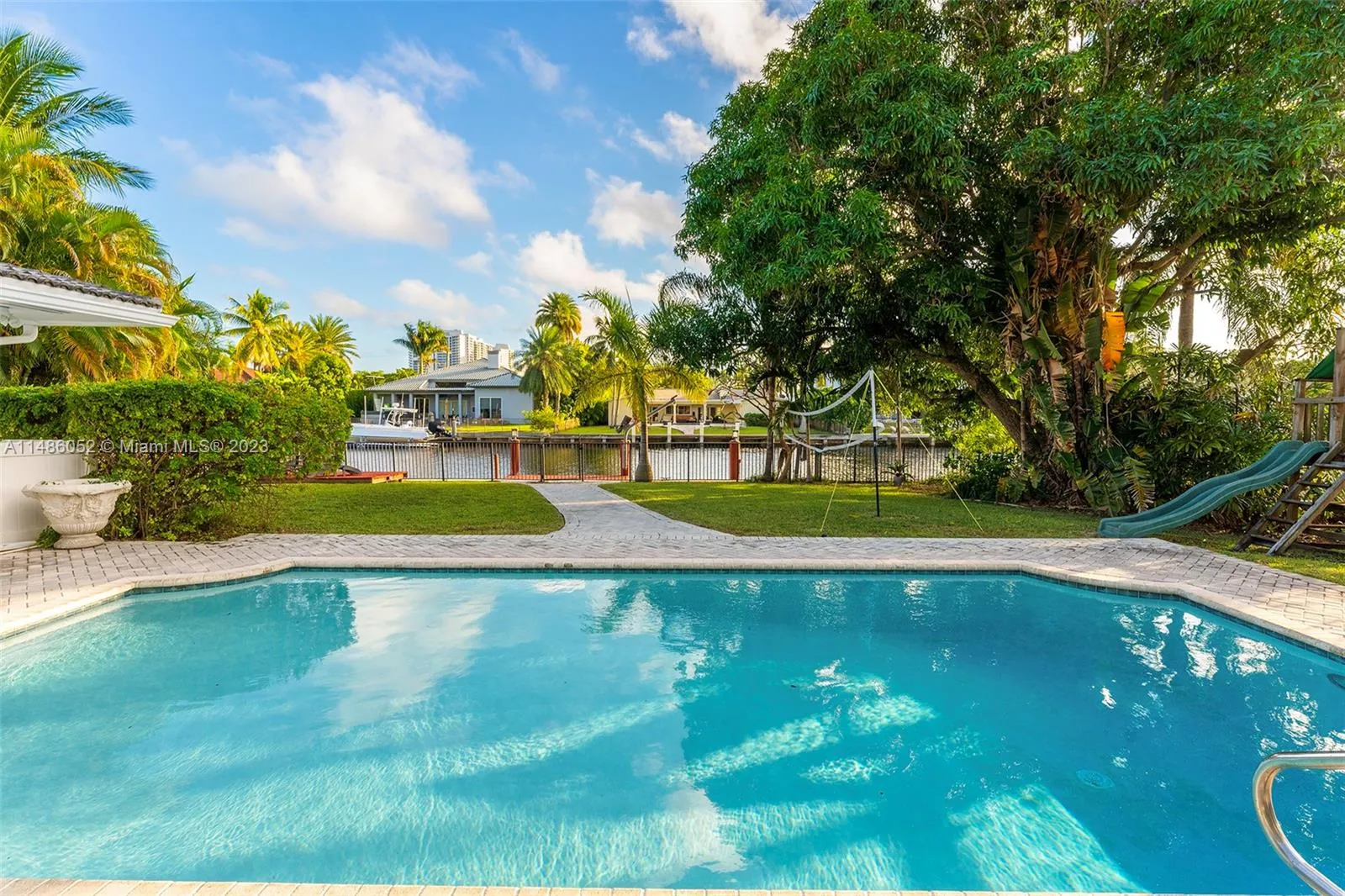 Hallandale Beach, Florida 33009, United States, 4 Bedrooms Bedrooms, ,4 BathroomsBathrooms,Residential,Active,68758