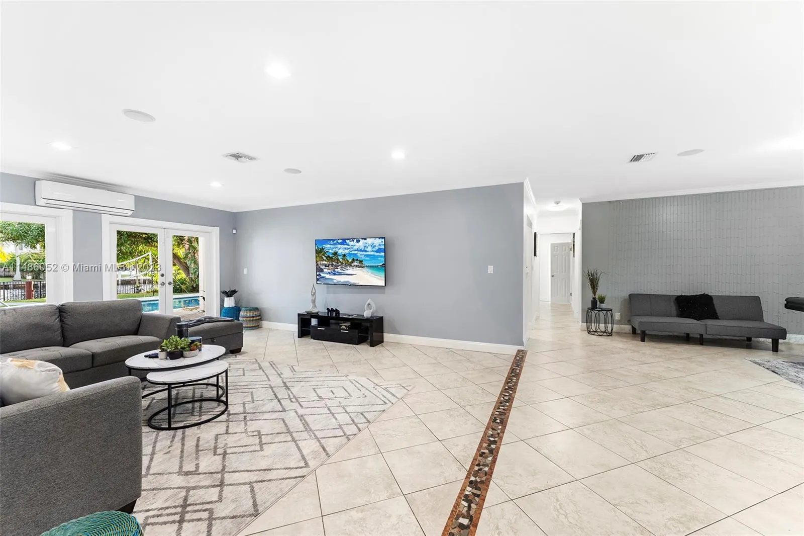 Hallandale Beach, Florida 33009, United States, 4 Bedrooms Bedrooms, ,4 BathroomsBathrooms,Residential,Active,68758