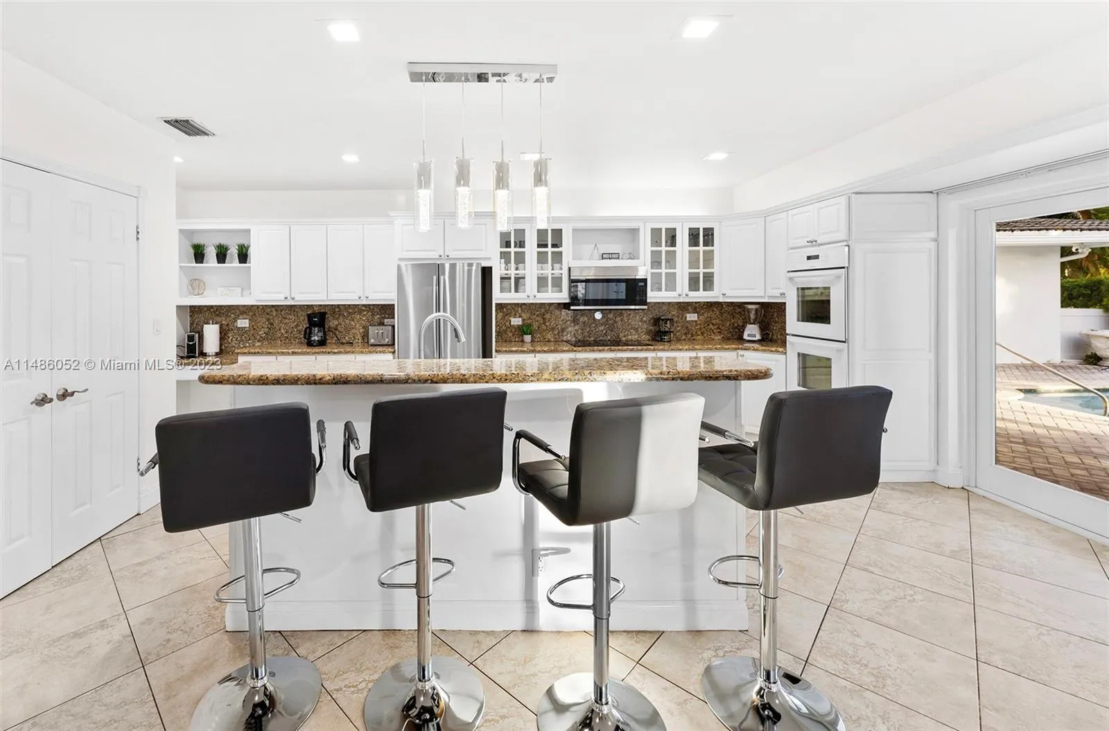 Hallandale Beach, Florida 33009, United States, 4 Bedrooms Bedrooms, ,4 BathroomsBathrooms,Residential,Active,68758