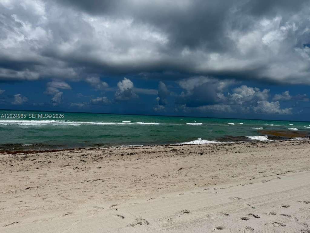 5313 Collins Ave 1109