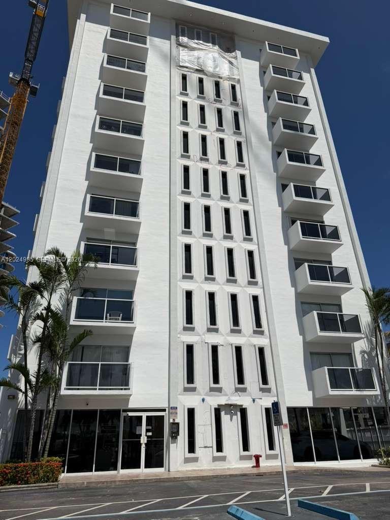5313 Collins Ave 1109