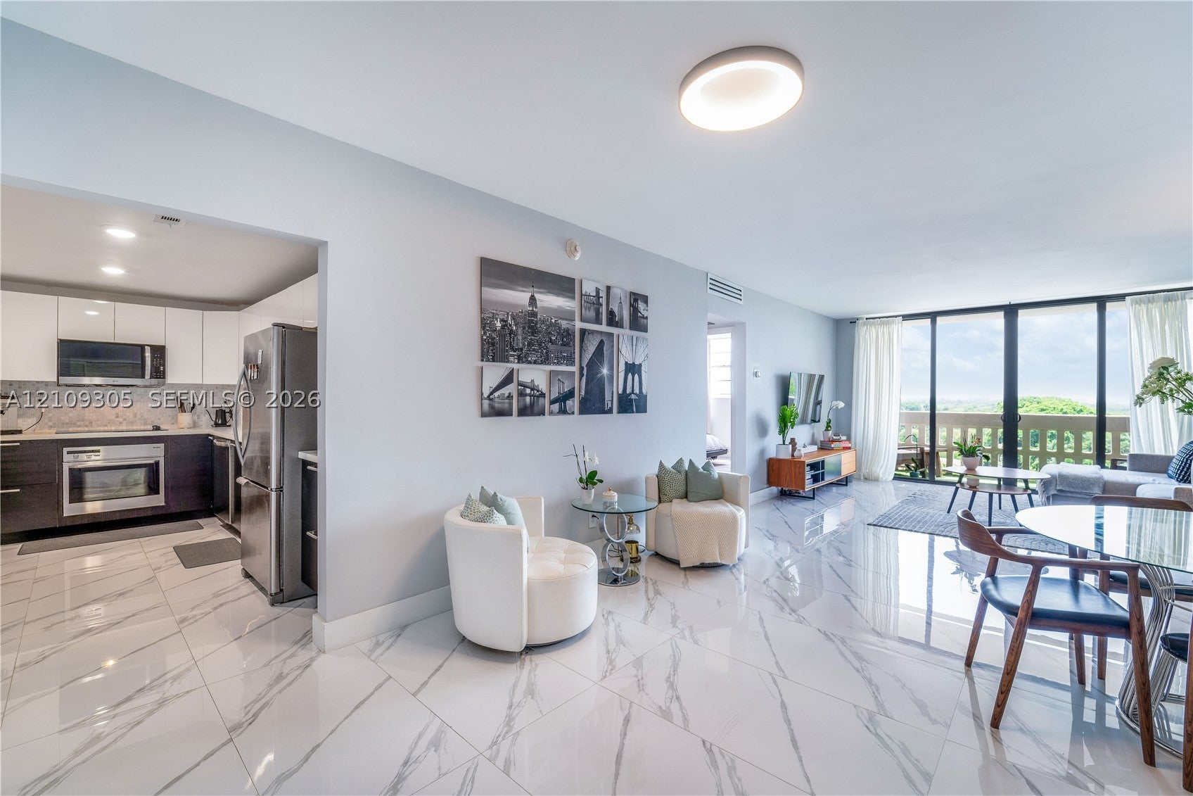 90 Edgewater Dr 1119