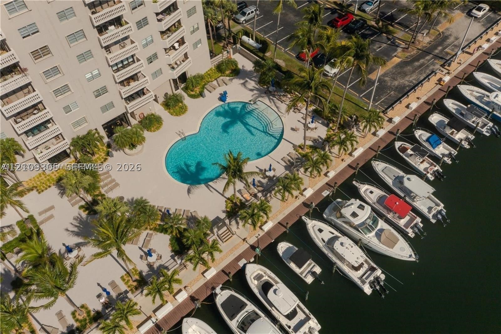 90 Edgewater Dr 1119