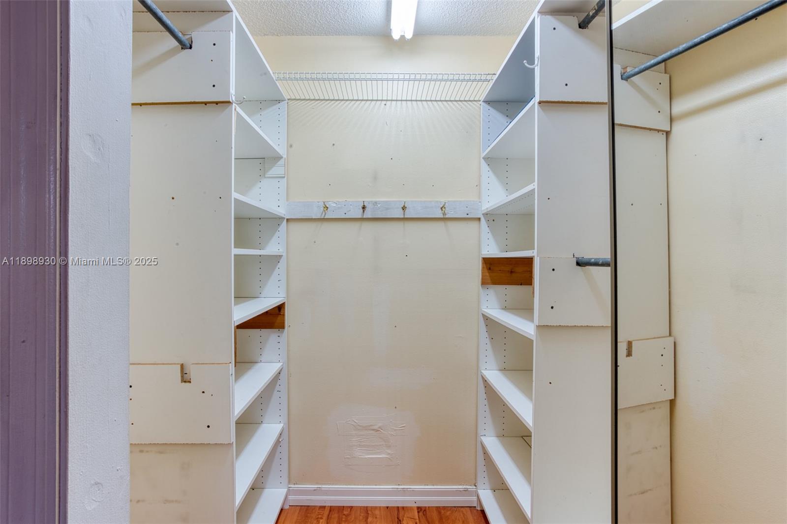 ORIOLE GOLF & TENNIS CLUB - Residential