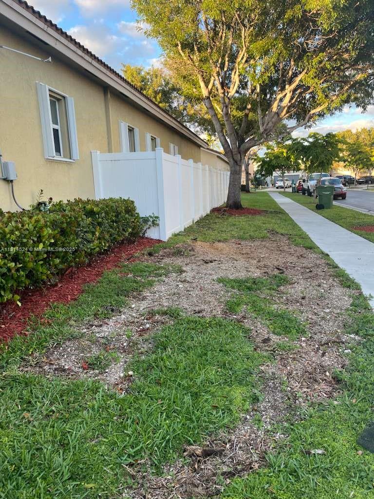 PORTOFINO PALMS - Residential