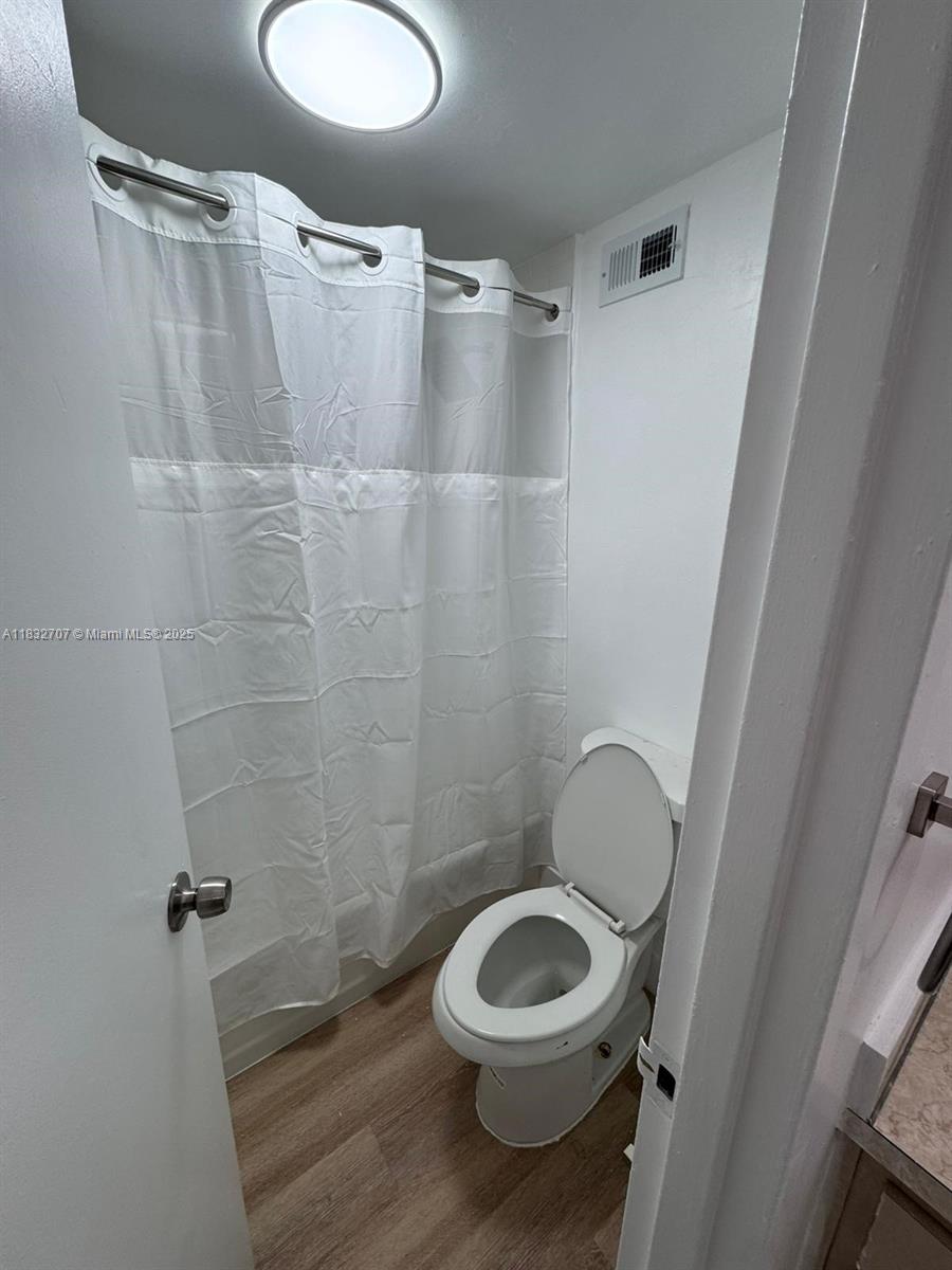 2899 Collins Ave 608