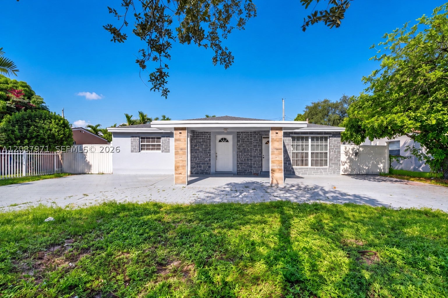 730 N 64th Ave