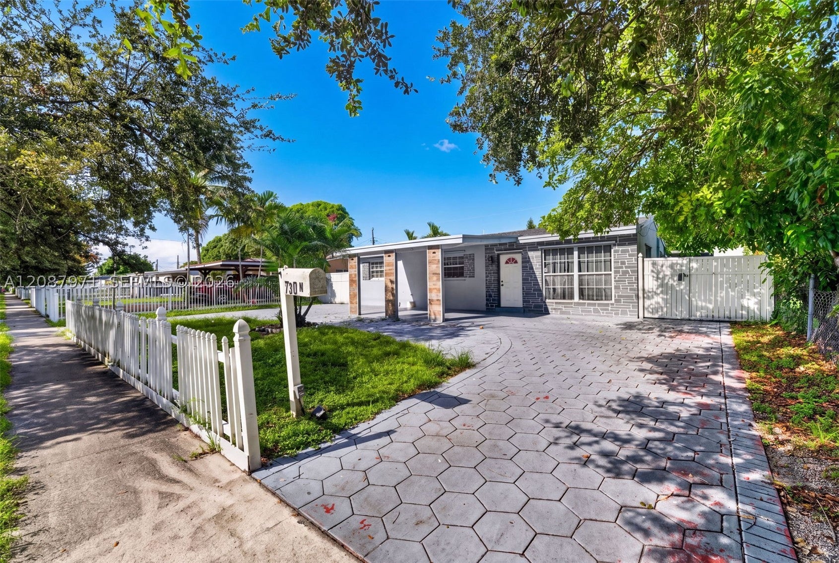 730 N 64th Ave