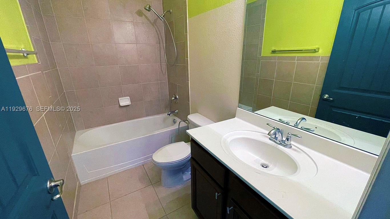 BAILES COMMONS FIRST ADDI - Residential