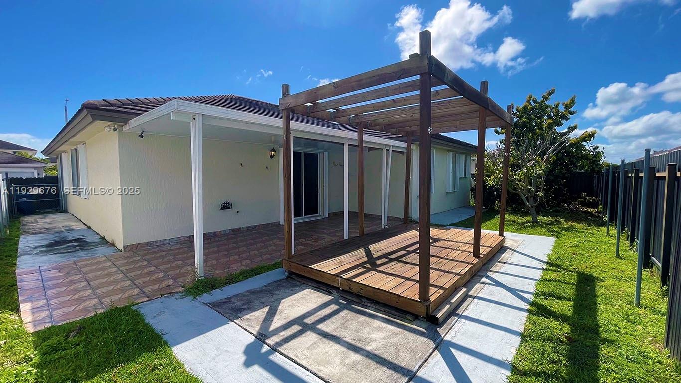 BAILES COMMONS FIRST ADDI - Residential