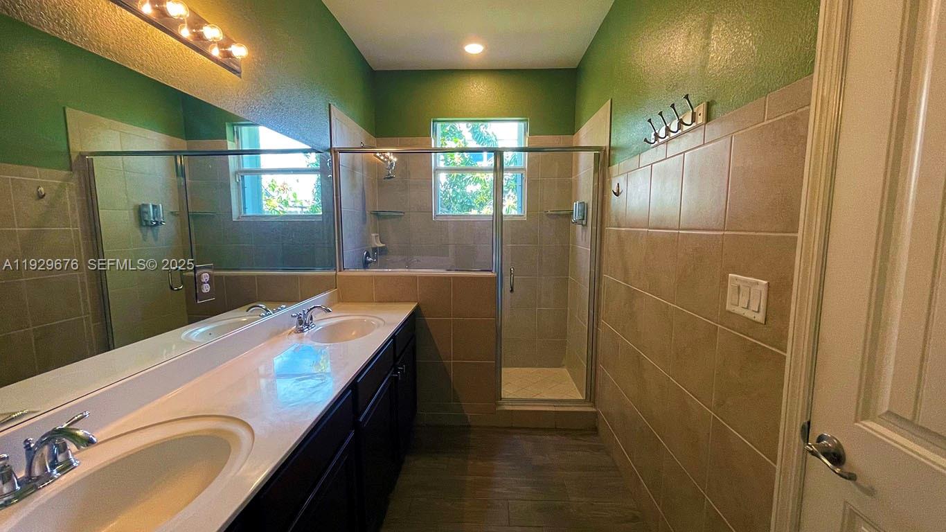 BAILES COMMONS FIRST ADDI - Residential