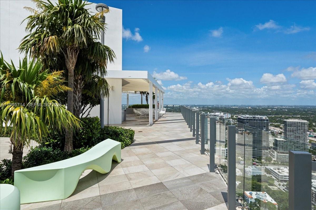 PARAISO BAYVIEWS CONDO - Residential
