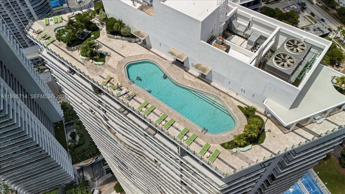 PARAISO BAYVIEWS CONDO - Residential